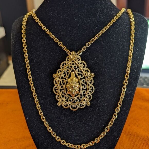 *RARE* VINTAGE SIGNED CROWN TRIFARI GOLD TONE 19.5" NECKLACE - Picture 5 of 7